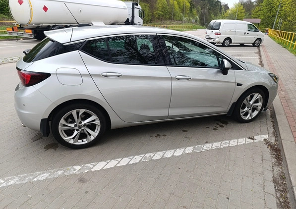 Opel Astra cena 67500 przebieg: 58600, rok produkcji 2017 z Iława małe 106